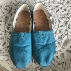 Toms size 7m